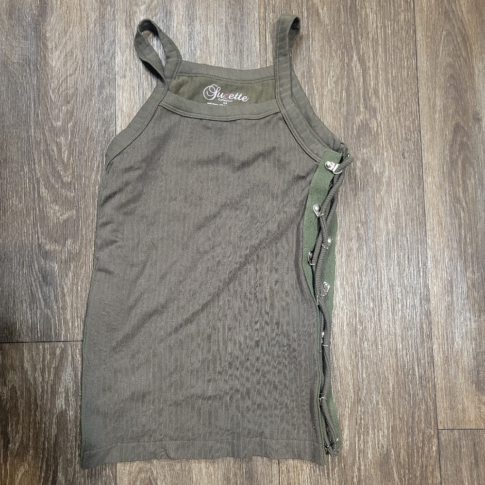 Tank top bundle - Picture 4 of 4